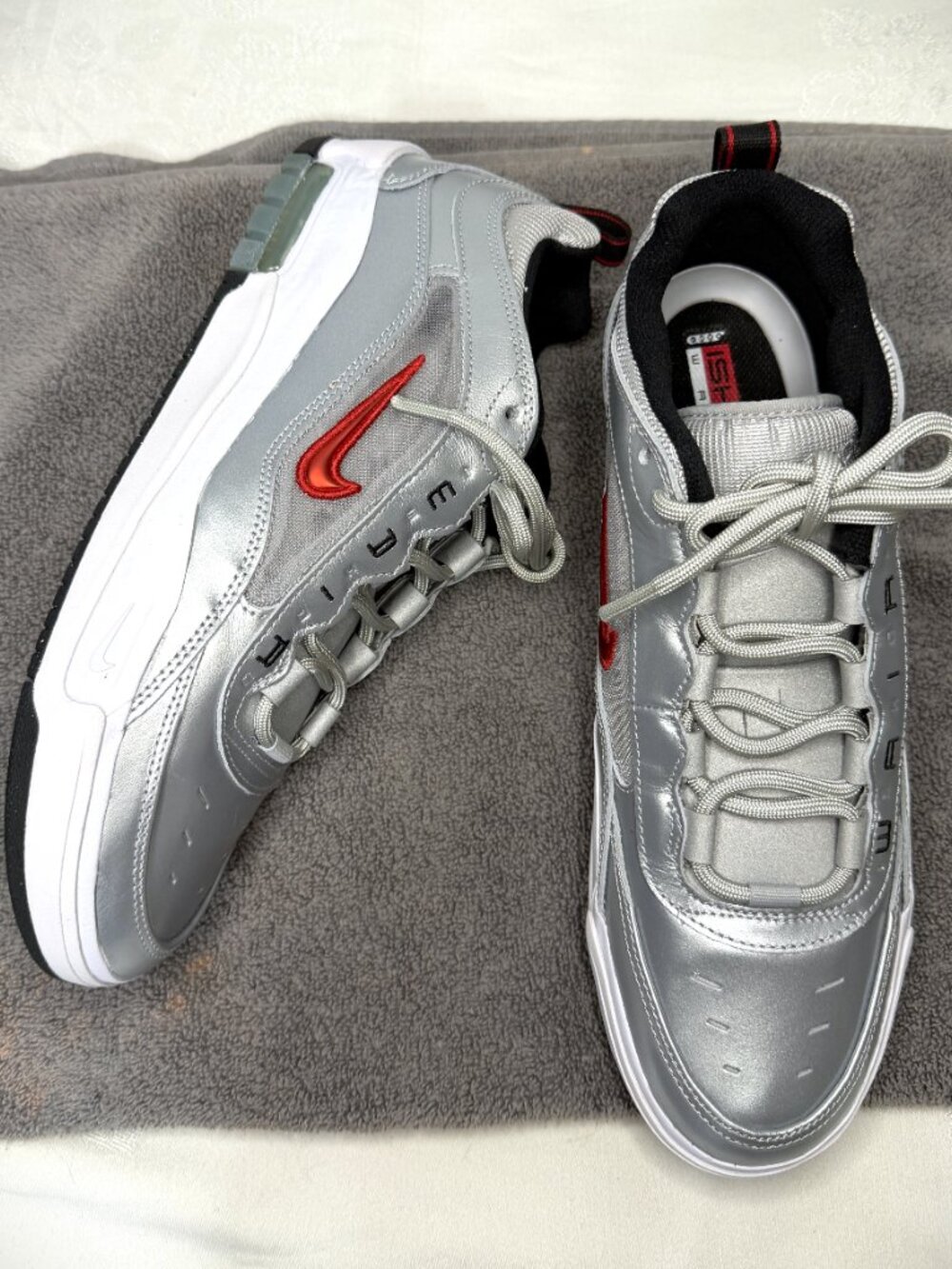Nike SB Air Max Ishod Wair Silver Bullet Metallic Silver/Var Red Men's Size 11.5